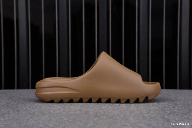 G55492 Adidas Slide Yeezy Core 0813